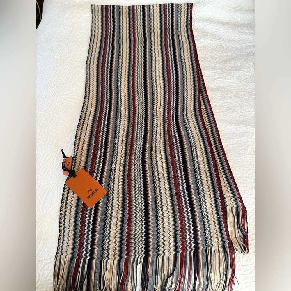 Missoni Zigzag Knit Fringe Scarf 45×200 cm | Cozy Statement Style - Picture 8 of 8
